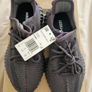 Yeezy Boost 350 V2 Cinder 6.5 us